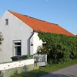 Altes Deichbauernhaus Mit Scheune, Garten Und Zwei Etagen